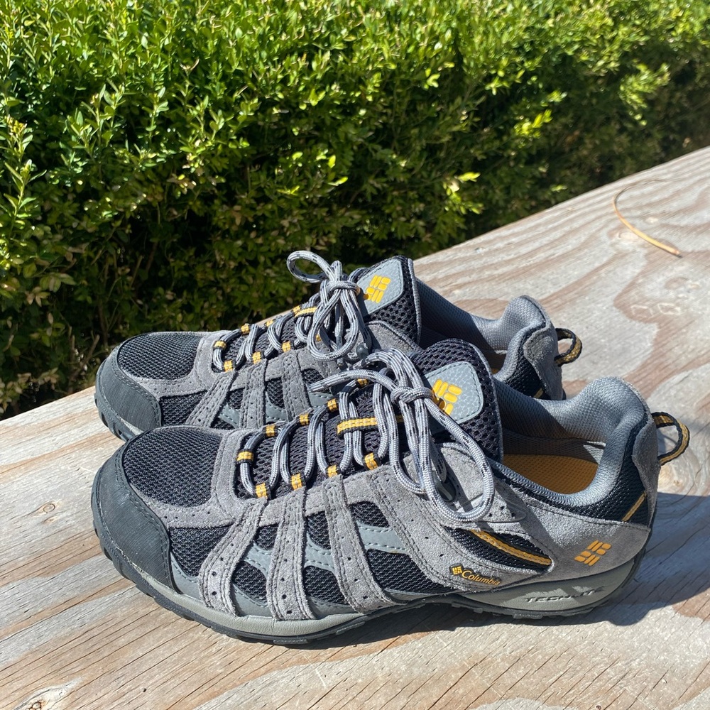 Columbia Men’s Redmond™ Waterproof Low Hiking Shoe size 8.5.